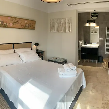 La Tuiliere Bed & Breakfast Oraison