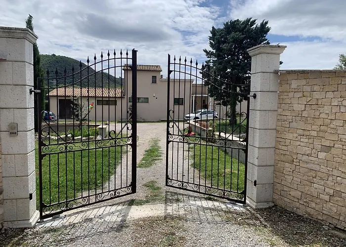 La Tuiliere 3* Oraison